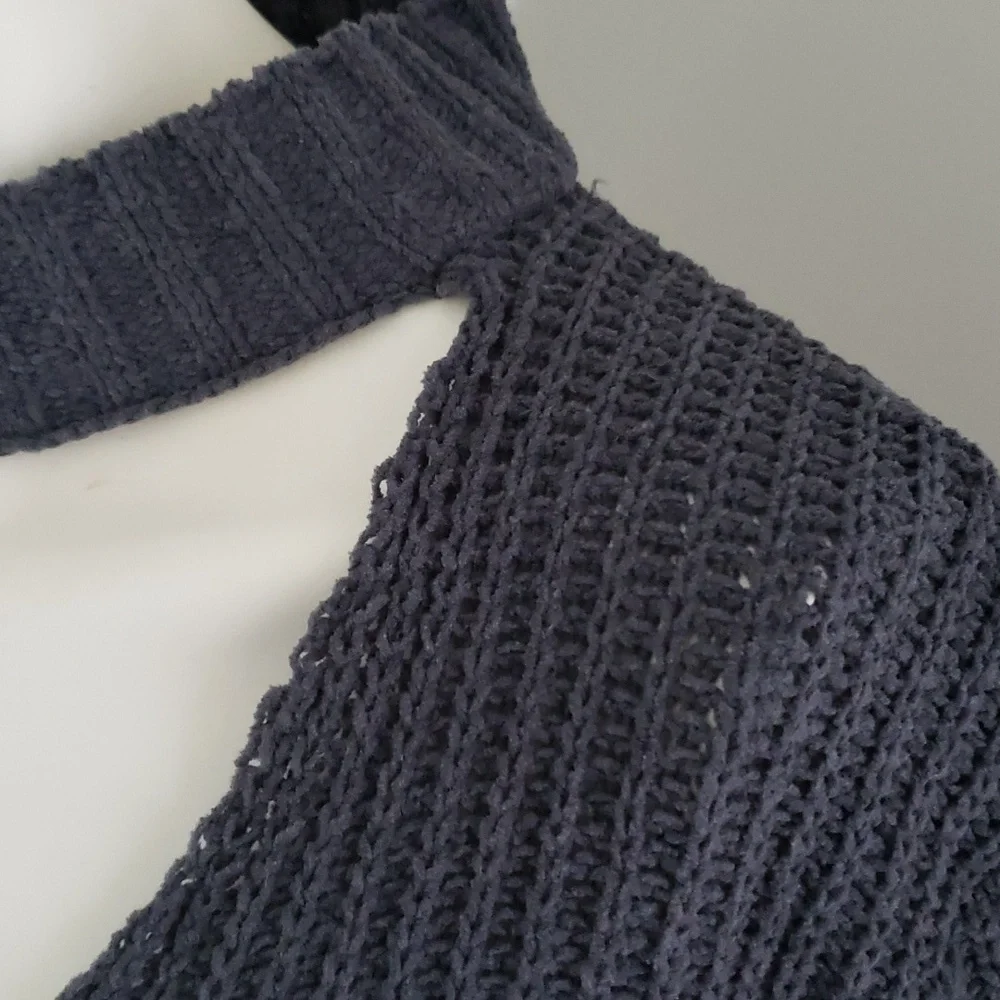 Hippie laundry Charcoal cropped lightweight ripped Sweater, Size L